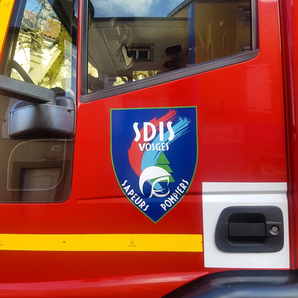 Saint-Dié-des-Vosges : un poids lourd couché sur la N59, la circulation réduite à une seule voie