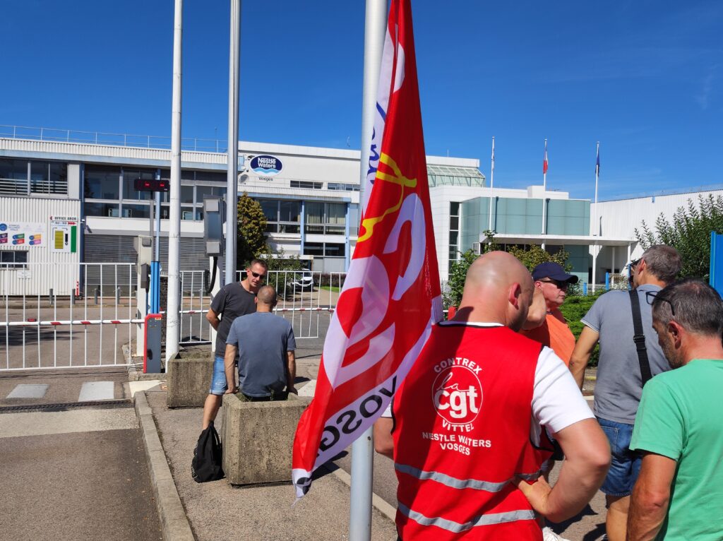Eau minérale contaminée : une plainte déposée contre Nestlé Waters