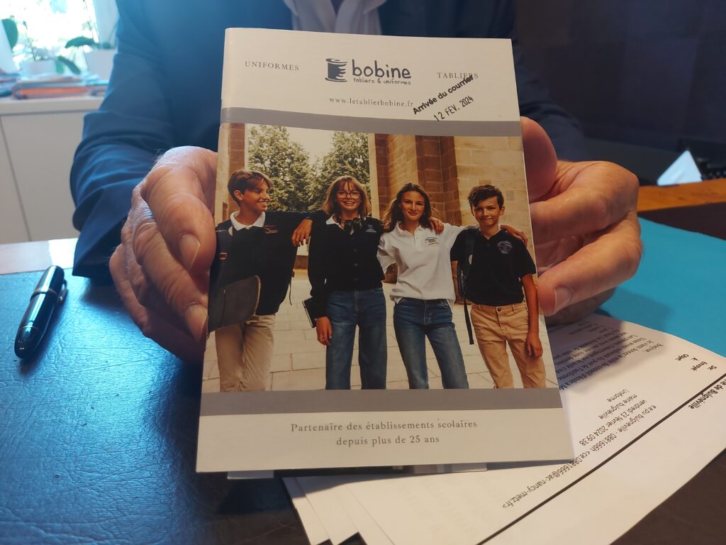 Bulgnéville (88) : le maire rétropédale, pas d&rsquo;uniformes pour les enfants à l&rsquo;école