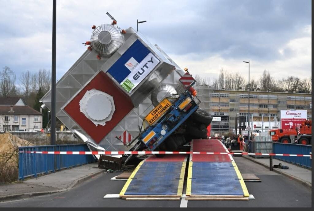 Grand Nancy : Une opération de relevage est prévue jeudi et vendredi pour le convoi exceptionnel de 165 tonnes