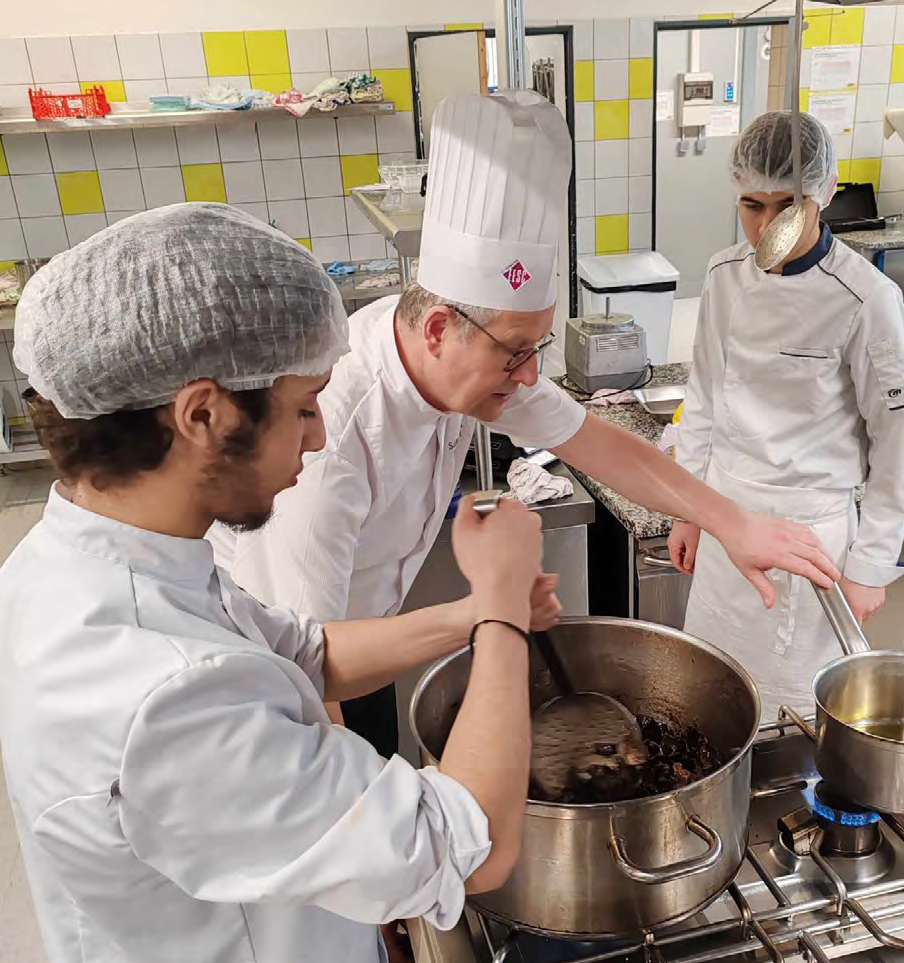 La CCI Formation EESC prépare 200 repas pour les étudiants précaires de l&rsquo;association COP1 cette semaine