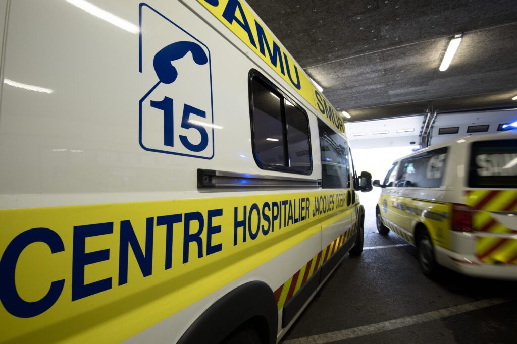 Agression à l&rsquo;arme blanche devant le collège Dolto de Nogent, une AED décédée à la suite de ses blessures (52)